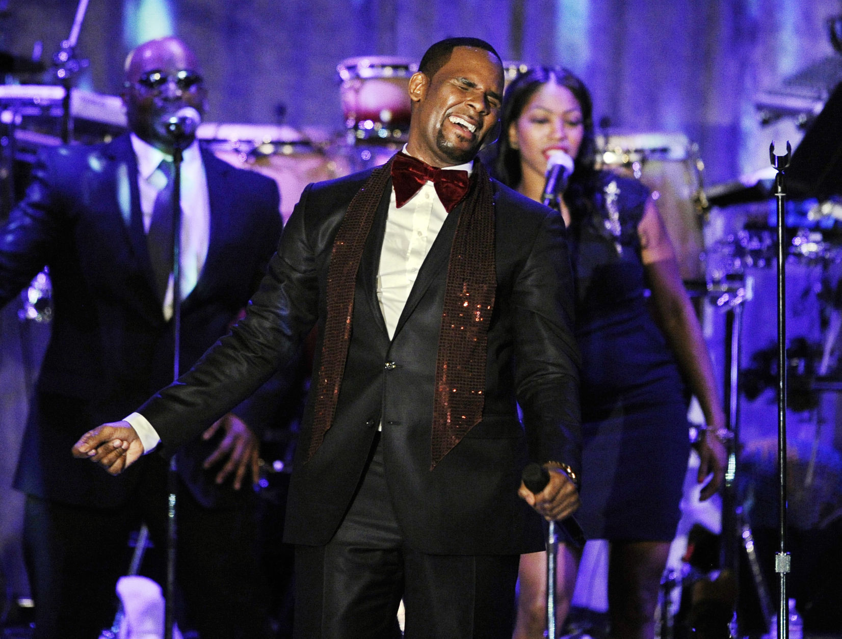 WHAT IS R. KELLY KNOWN FOR?